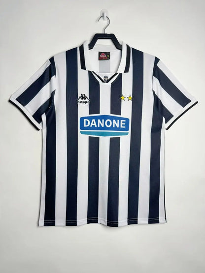 Juventus  Retro Home Football Shirt 1996-97 (Copy) Retro Calcio