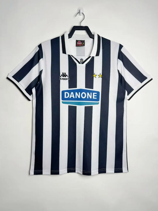 Juventus  Retro Home Football Shirt 1996-97 (Copy) Retro Calcio